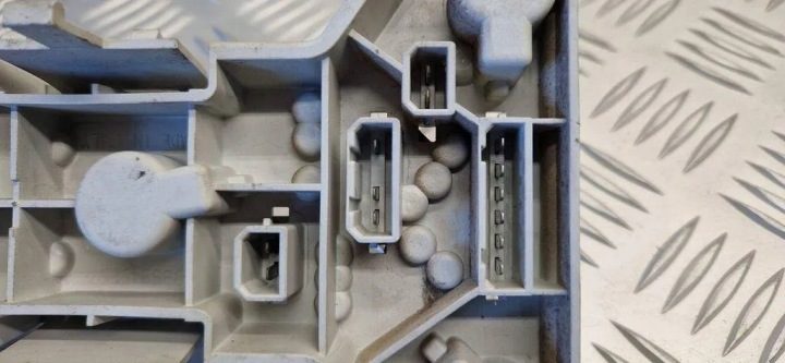 Контакты заднего фонаря VW PASSAT B5 (3B2) 3B5945257 1.9L дизель 66 кВт 1997, фото 4