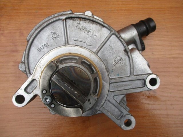 BMW G30 G31 4.4 N63 N63B44C НАСОС ВАКУУМНЫЙ 687390 8634120, фото 2
