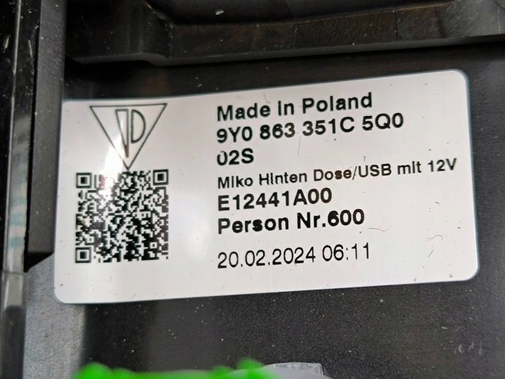 Porsche Cayenne (9Y0 9Y3) 2024 Панель пепельницы заднего центрального тоннеля, фото 11