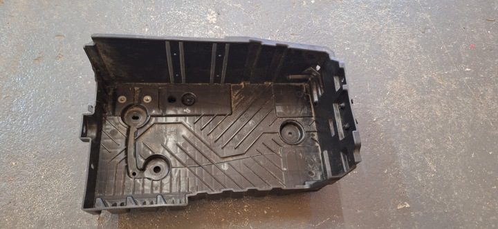Площадка аккумулятора Peugeot 2008 II 208 II Citroen C4 III, фото 1