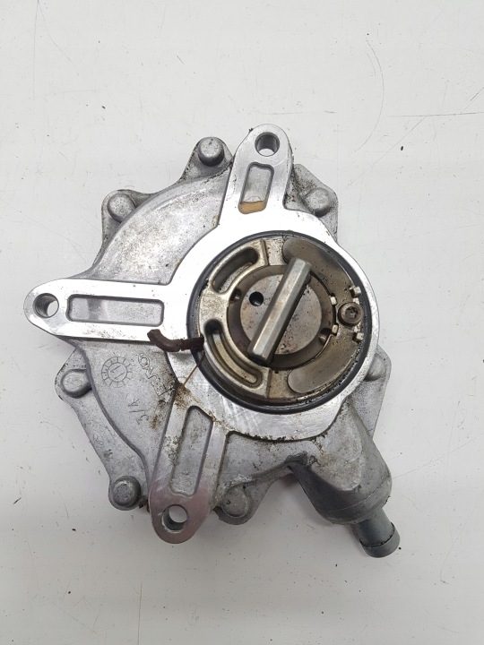 Насос вакуумный BMW n46 n42 оригинальный 7542498, фото 4