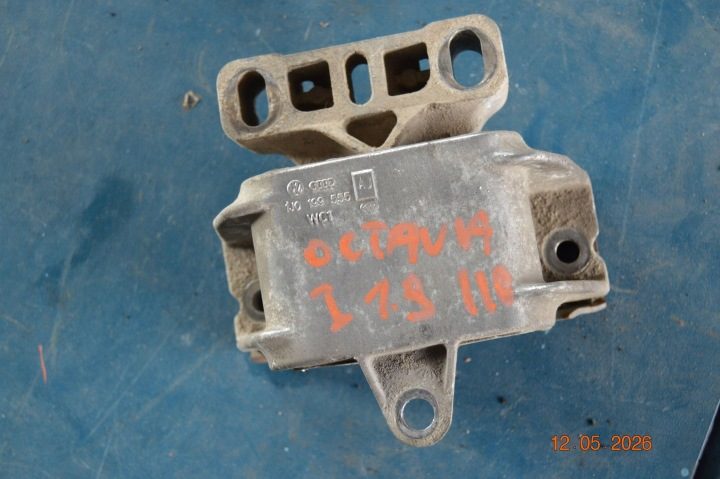 Подушка двигателя левая передняя Skoda Octavia I 1.6 1J0199555, фото 1