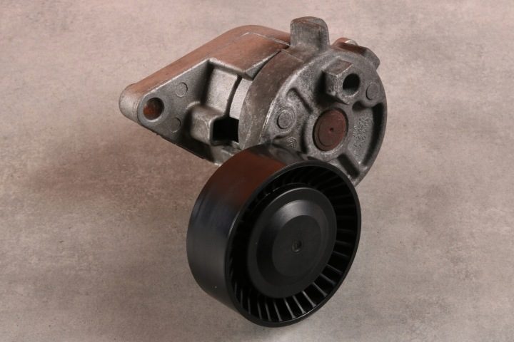 BMW E39 E46 E60 E61 E65 X3 E83 натяжитель ролик ремня Osprzętowego F-230206, фото 3