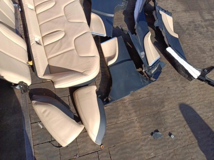 Tesla Model S сиденья диван задний кожа светлая, фото 7