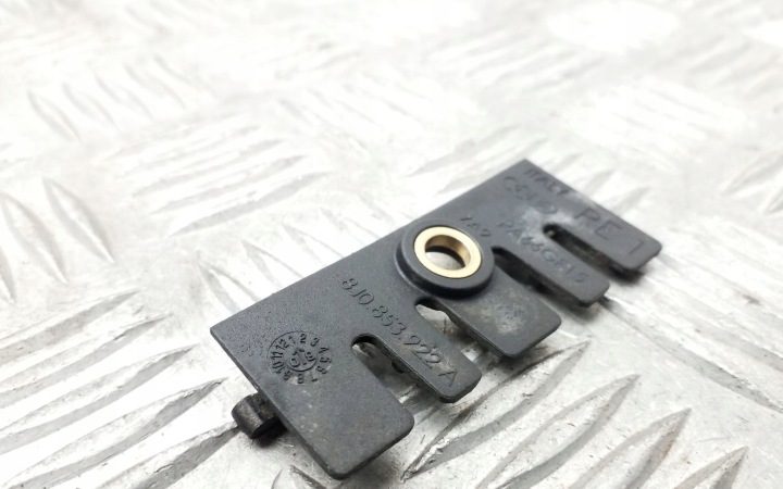 ОРИГИНАЛЬНАЯ AUDI OE ПЛАСТИНА КРЕПЕЖНАЯ 8J0853922A, фото 2