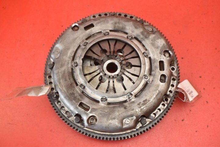 Двухмассовый маховик 3082299335 Seat Ibiza 4 IV 1.6 TDI 105 л.с. 08-12, фото 1