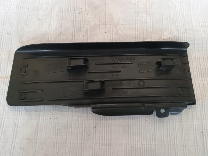 Подножка Skoda VW Audi Seat 1K1864777B в хорошем состоянии, фото 5
