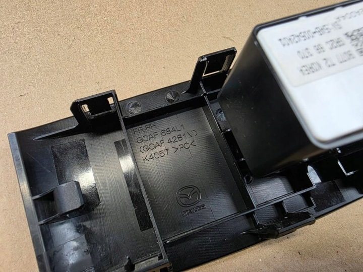 БЛОК КНОПОК СТЕКЛОПОДЪЕМНИКОВ ЛЕВЫЙ ПЕРЕДНИЙ MAZDA 6 III GR2C66370 (25), фото 3