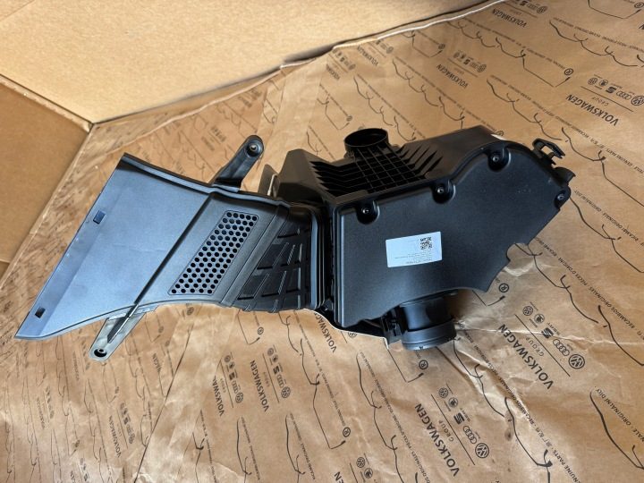 AUDI A4 B8 A5 8T 2.0 TDI ФИЛЬТР КОРПУС ВОЗДУШНОГО ФИЛЬТРА ОРИГИНАЛ 8K0133843L, фото 1