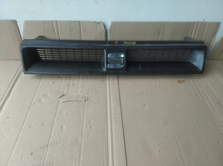РЕШЕТКА РАДИАТОРА SEAT TOLEDO I 1L0853653, фото 1