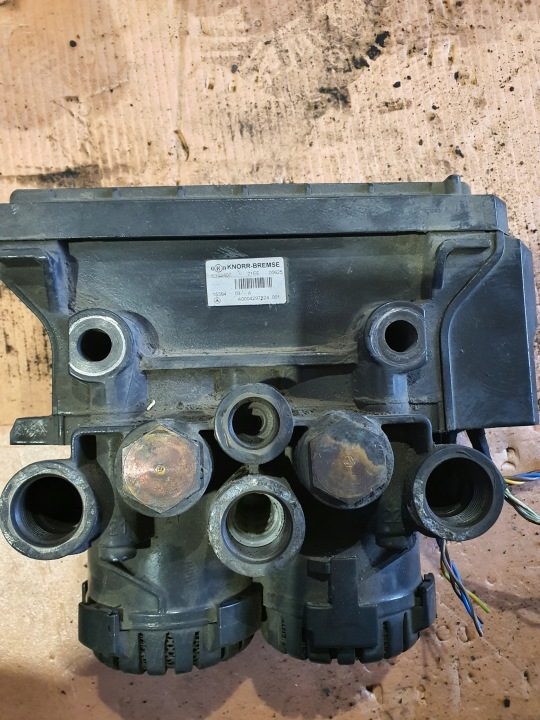 КЛАПАН ТОРМОЗНОЙ EBS MERCEDES ACTROS MP4 A0004297824 K102407, фото 1