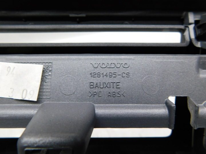 РАМКА ПАНЕЛИ МАГНИТОЛЫ КОНДИЦИОНЕРА 8648679 - VOLVO C70 S40 II V50 C30 Рестайлинг, фото 7