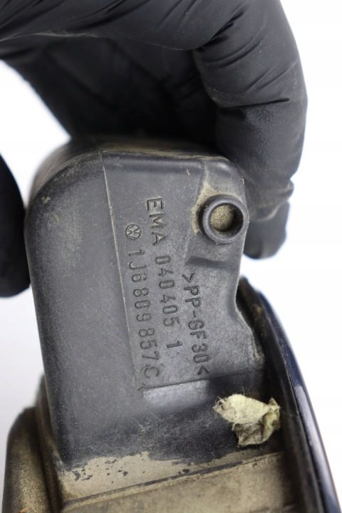 Volkswagen OE 1J6809857C лючок горловины бензобака черный, фото 7
