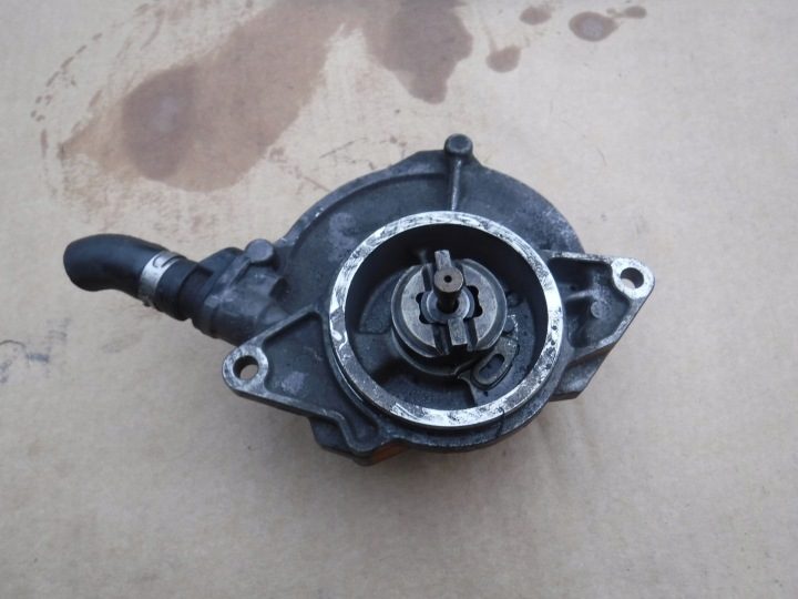 Audi OE 057145100AC насос вакуумный, фото 2