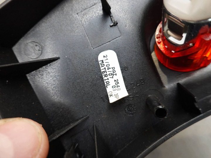 VW NEW BEETLE 1C0 1Y0 ПРИКУРИВАТЕЛЬ ГНЕЗДО В ТОННЕЛЬ ОРИГИНАЛ, фото 4