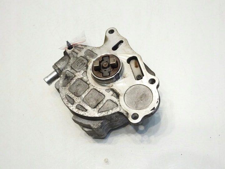 НАСОС ВАКУУМНЫЙ VW PASSAT B7 2.0 TDI 03L145100, фото 3