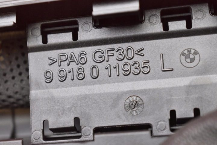 Шторка солнцезащитная левого заднего стекла 9918011935 BMW F10 F11 универсал 09-, фото 7