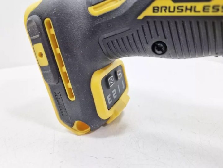 Ударный гайковерт 18V 812 Н·м 1/2 4-biegi DeWalt DCF892N, фото 3