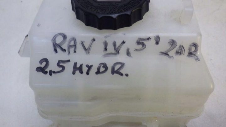 Бачок тормозной жидкости Toyota RAV4 V 2.5 гибрид 1, фото 8