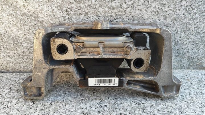 ПОДУШКА КРОНШТЕЙН ДВИГАТЕЛЯ INFINITI QX30 2.2 CDI A2462402617, фото 1