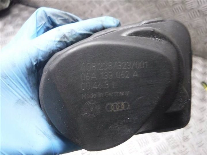 ДРОССЕЛЬНАЯ ЗАСЛОНКА AUDI A3 8L РЕСТАЙЛИНГ 1.6 8V APF 06A133062A, фото 4
