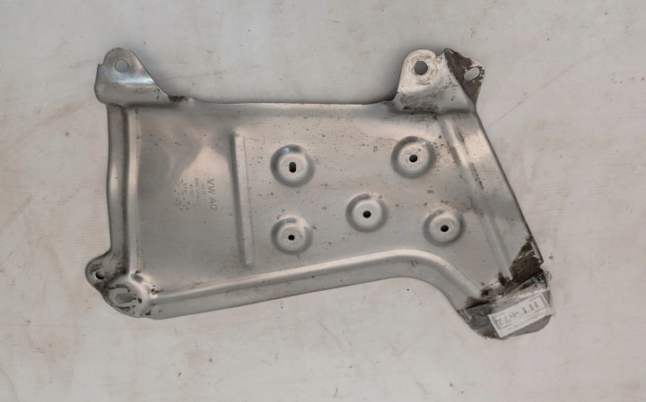 КРЕПЛЕНИЕ AUDI A6 S6 RS6 4K 4K0201961, фото 1