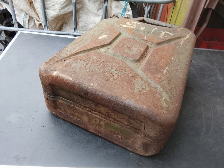 Канистра металлическая 20L GEKO стальная на топливо G03232, фото 9