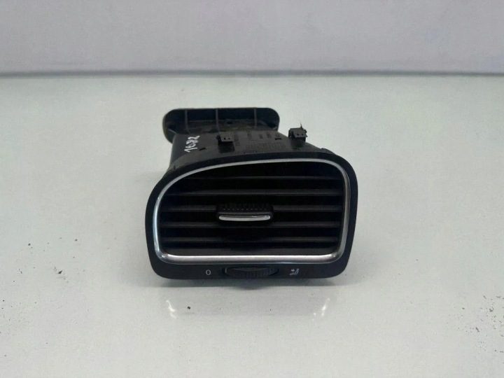 Дефлекторы панели приборного VW 5K0819703 1.6L дизель 2011, фото 1