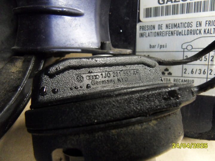 Лючок горловины бензобака Seat Altea XL LW5U 5P5809905, фото 4