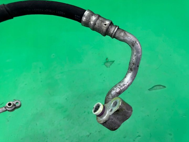Трубка системы кондиционера 3C0820743BD VW Passat B6 2.0 FSI 05-, фото 4