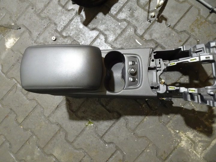 Ford Focus III Центральный тоннель кожа, фото 1