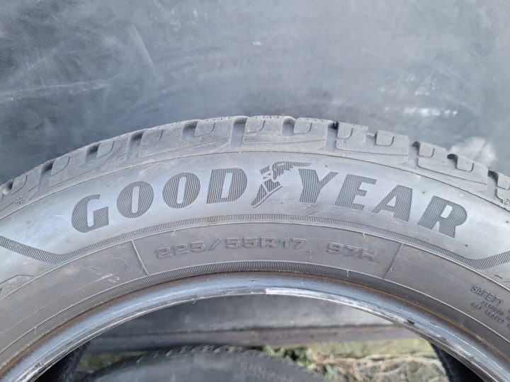 Шина зимняя Goodyear Ultra Grip Performance + 225/55R17 97 H сцепление на снегу (3PMSF), фото 2
