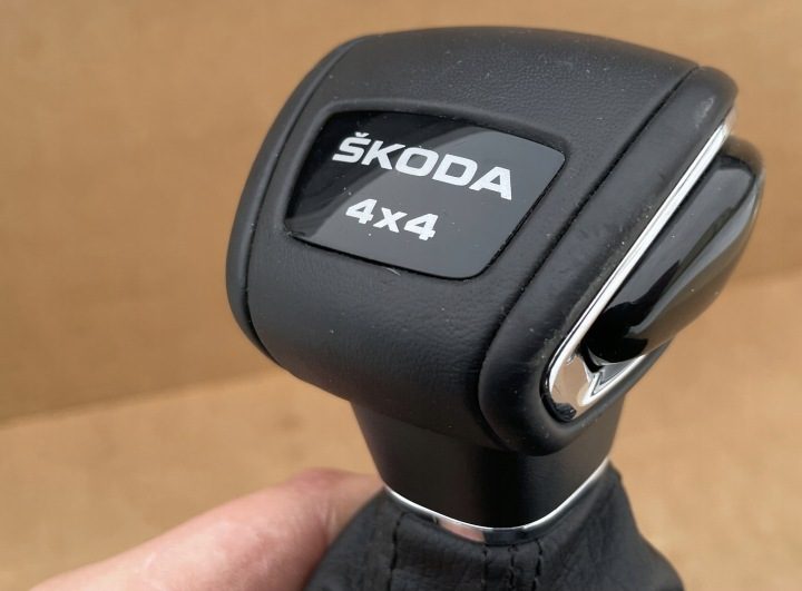 РУЧКА ЧЕХОЛ SKODA KAROQ KODIAQ 4x4 DSG КОЖА ОРИГИНАЛ 566713123L, фото 4