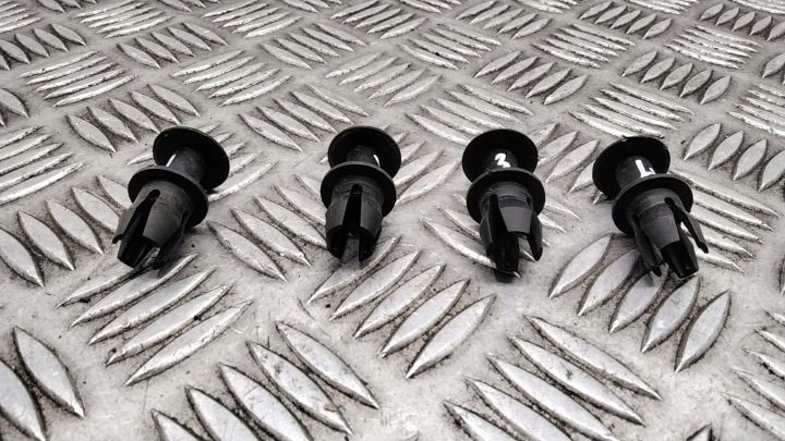 Заклепка расширительная 8K0863788 VW OE, фото 3