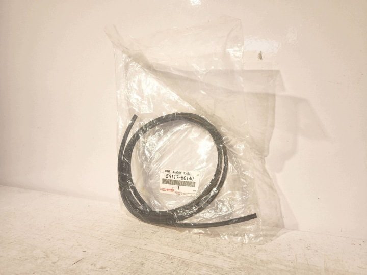 Уплотнитель Крышка багажника Стекло TOYOTA YARIS 3 / COROLLA/CAMRY /LEXUS 12-18r, фото 3