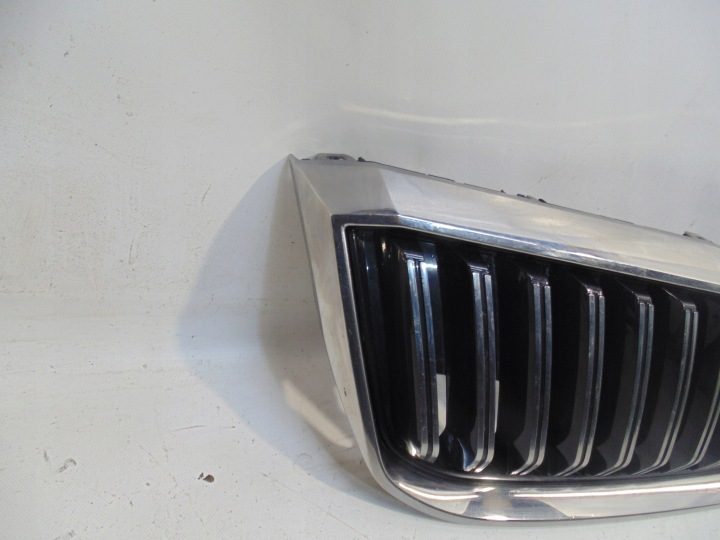 РЕШЕТКА РАДИАТОРА ПЕРЕДНЯЯ ХРОМ SKODA SUPERB III РЕСТАЙЛИНГ 3 3V0853653B ДО, фото 2