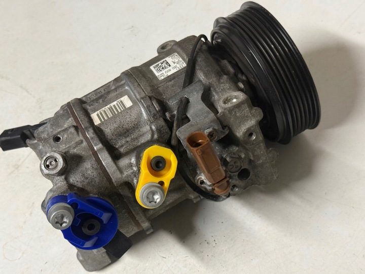 Компрессор кондиционера Audi A4 B8 8T0260805F, фото 2