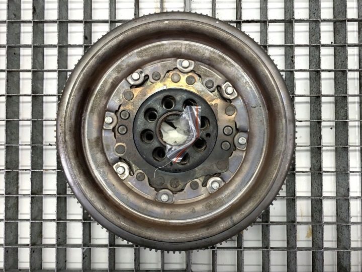 ДВУХМАССОВЫЙ МАХОВИК VW PASSAT B8 2.0 190 л.с. 415089109, фото 1