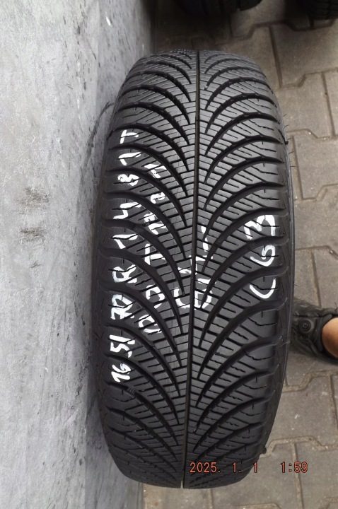 Шина всесезонная Goodyear Vector 4Seasons Gen-2 165/70R14 81 т сцепление на снегу (3PMSF), фото 1