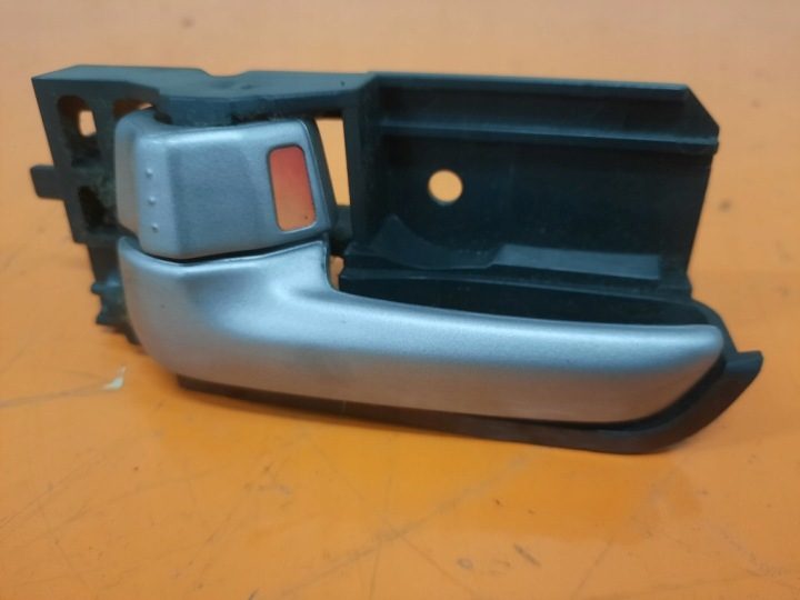 Suzuki Swift IV MK6 04-10 ручка левая внутренняя передняя, фото 1