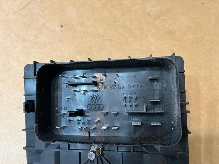 VW TOURAN I БЛОК ПРЕДОХРАНИТЕЛЕЙ 1K0937125, фото 6