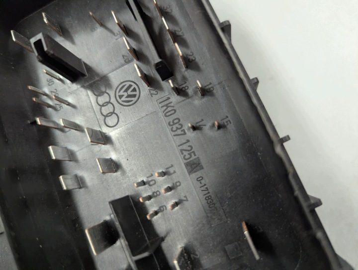 Блок предохранителей VW Jetta 017181281 017181301, фото 6