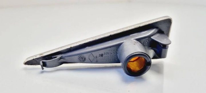 Левый повторитель поворота в крыло RENAULT SCENIC II (JM0/1_) 8200027150G 1.9L, фото 3