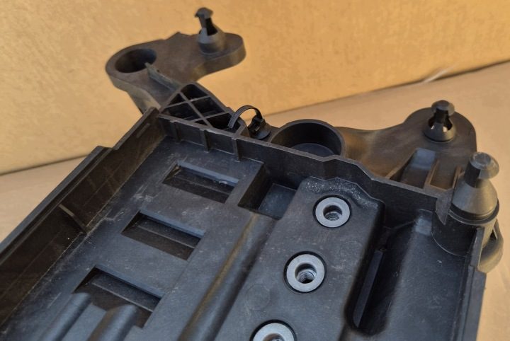 Площадка аккумулятора 5Q0915331K VW Audi Seat Skoda как новая оригинал, фото 3