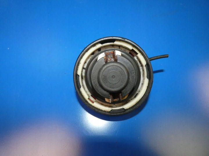 MERCEDES C КЛАСС W205 КРЫШКА ГОРЛОВИНЫ БЕНЗОБАКА, фото 2