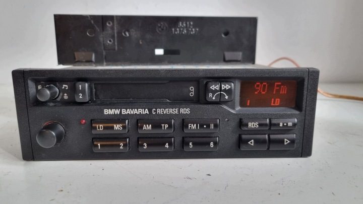 Автомагнитола BMW Bavaria C Reverse RDS E30 E31 E34 E34 E32 Z3 1-DIN, фото 1
