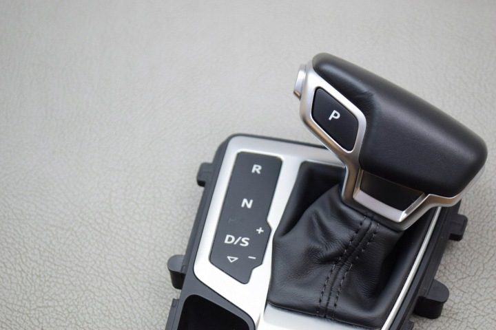Рамка ручка переключения передач 80B713111C Audi Q5 II, фото 8