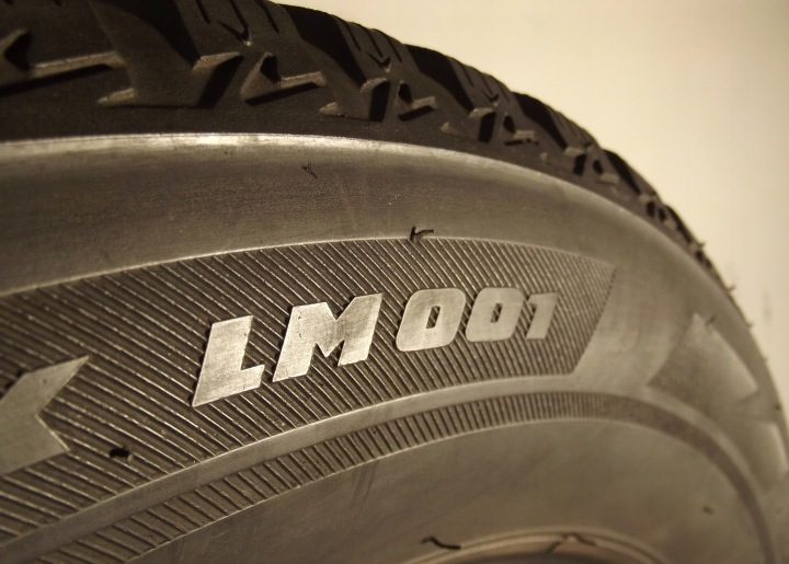 Шина зимняя Bridgestone Blizzak LM001 185/65R15 88 т сцепление на снегу (3PMSF), защита диска, фото 8
