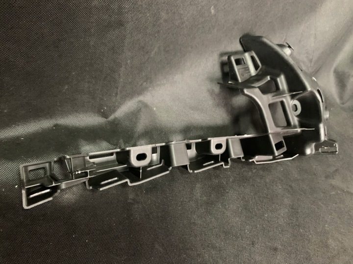 Tesla X крепление молдинга стойки B RH 1053727-00-C, фото 4