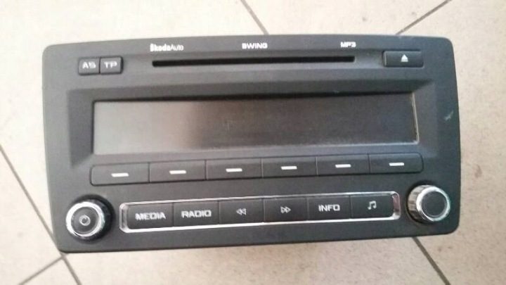 МАГНИТОЛА CD ШТАТНАЯ ОРИГ. 5J0035152D FABIA II 14 г., фото 1